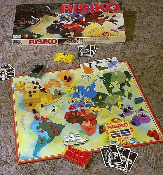 Gesellschafts-/Kartenspiele